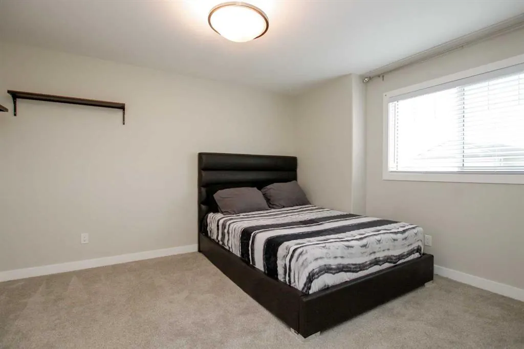 162 Hampton Close
