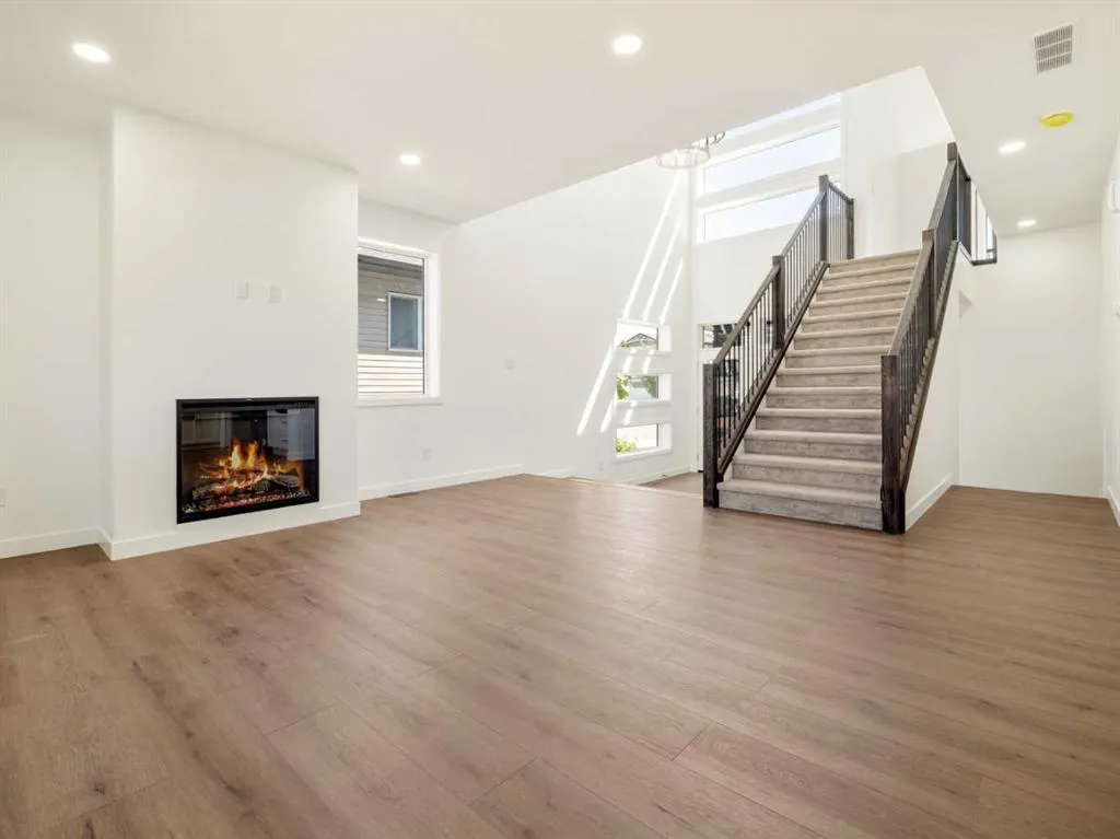 332 Rivergrove Chase W