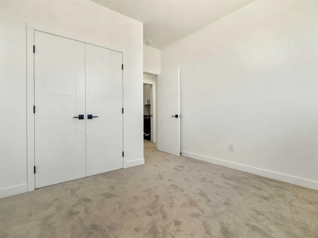 332 Rivergrove Chase W