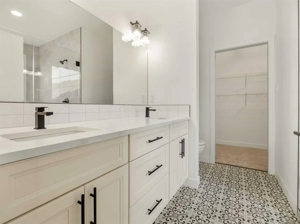 332 Rivergrove Chase W