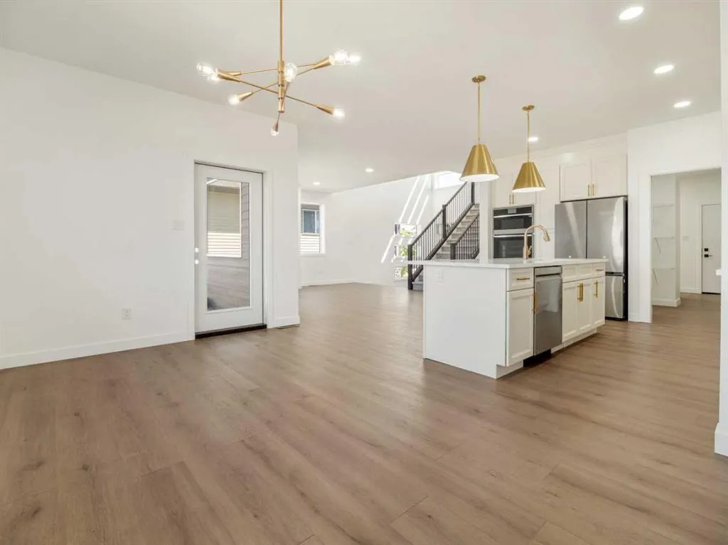 332 Rivergrove Chase W