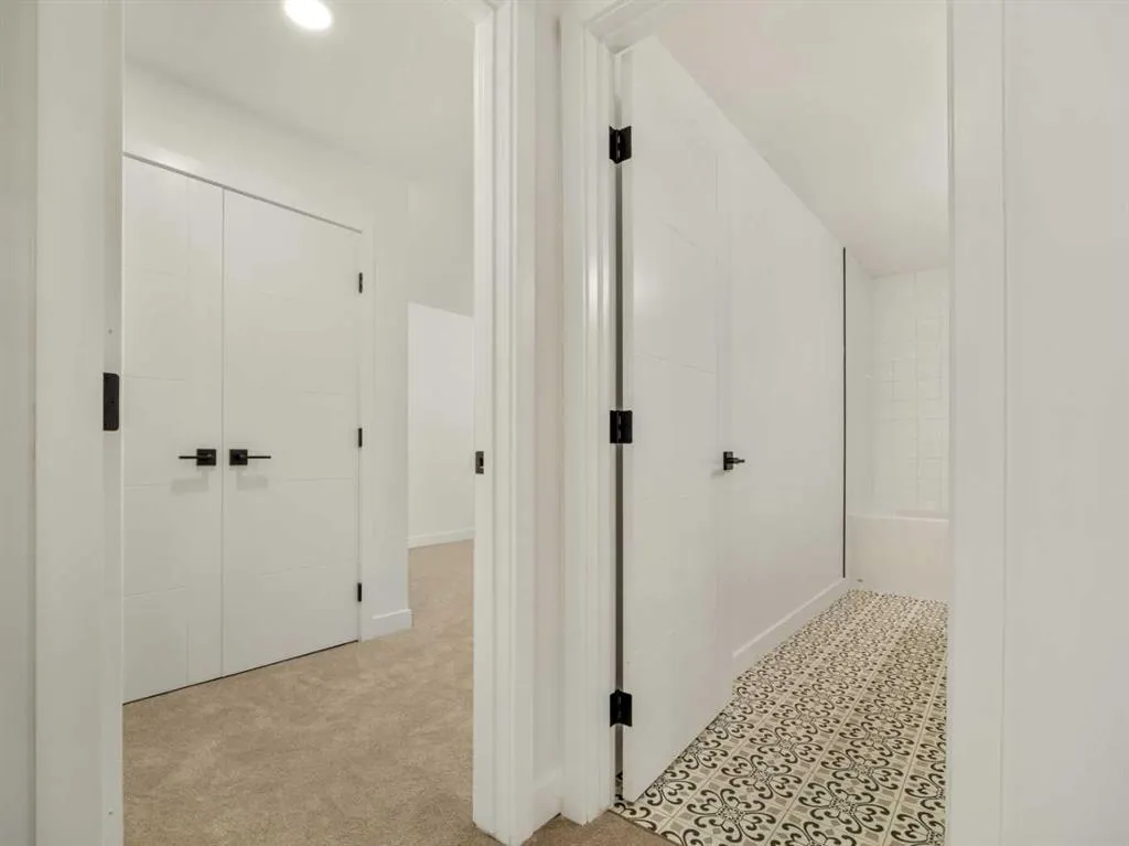 332 Rivergrove Chase W