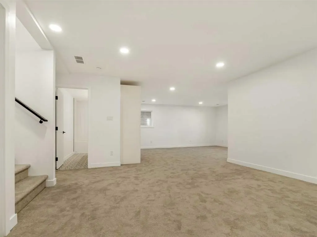 332 Rivergrove Chase W