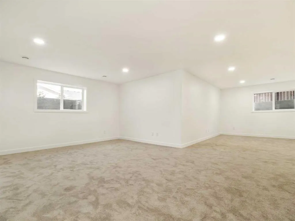 332 Rivergrove Chase W