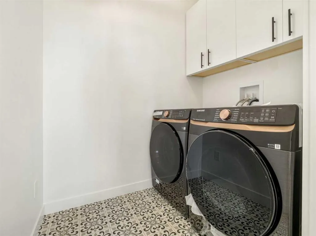 332 Rivergrove Chase W