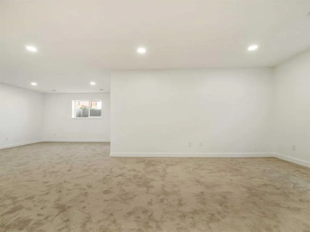 332 Rivergrove Chase W