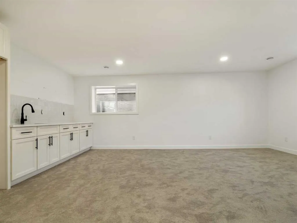 332 Rivergrove Chase W