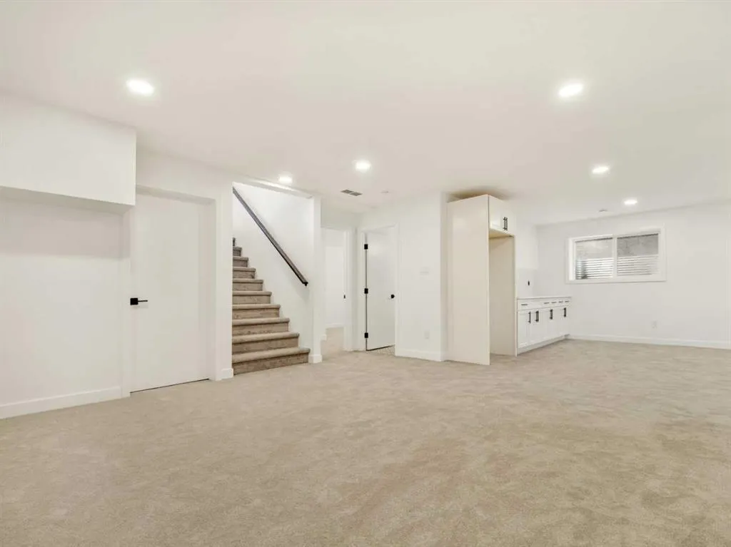 332 Rivergrove Chase W