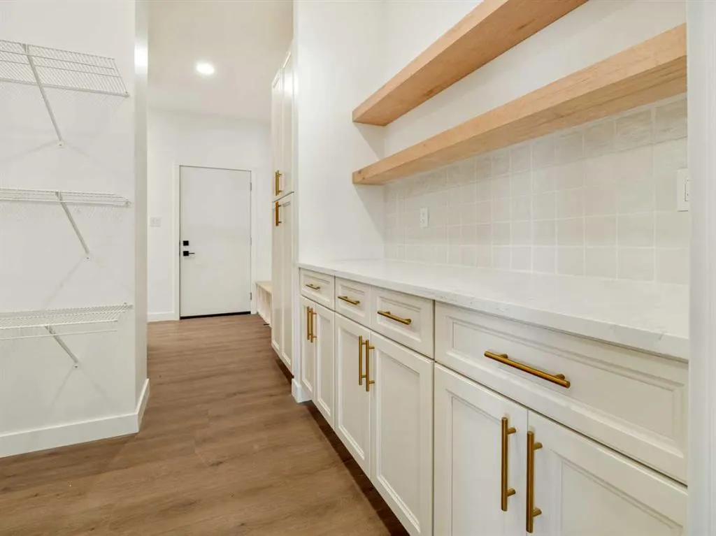 332 Rivergrove Chase W