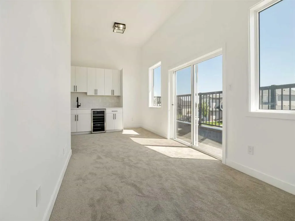332 Rivergrove Chase W