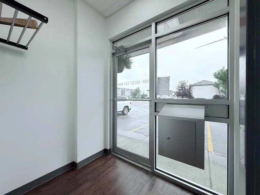 10127 121 Avenue, #101