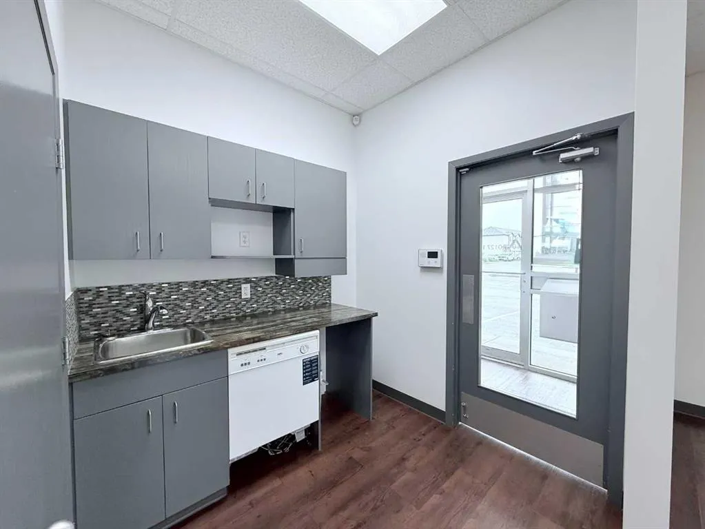 10127 121 Avenue, #101