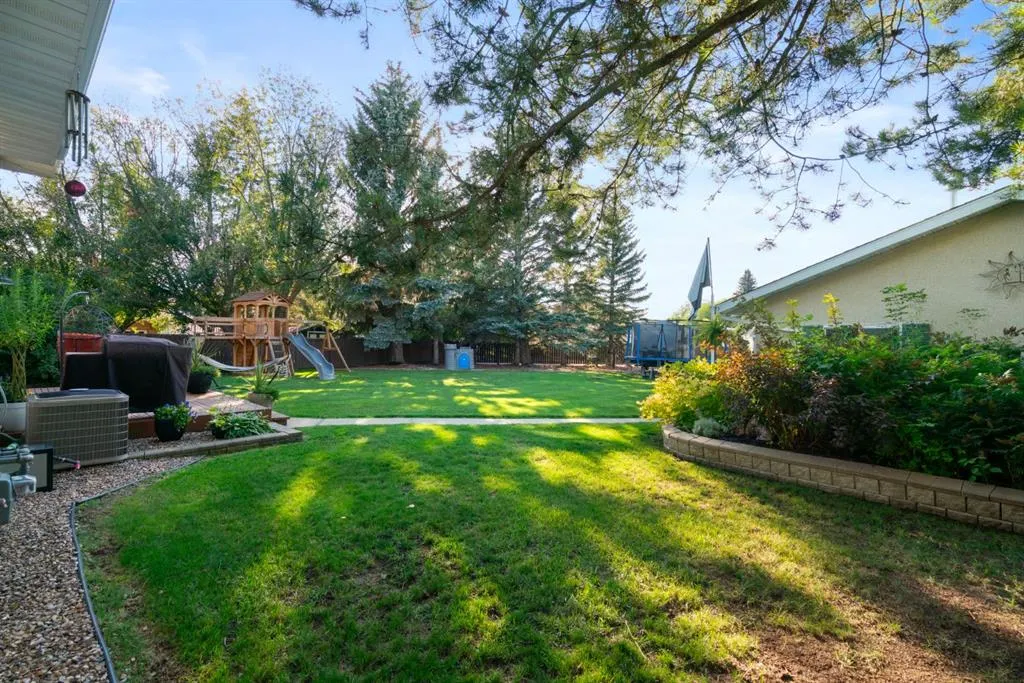 4212 59 Street Close