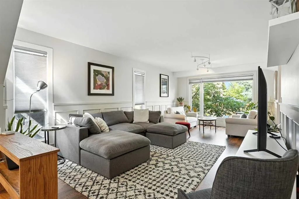 115 Macewan Glen Way NW