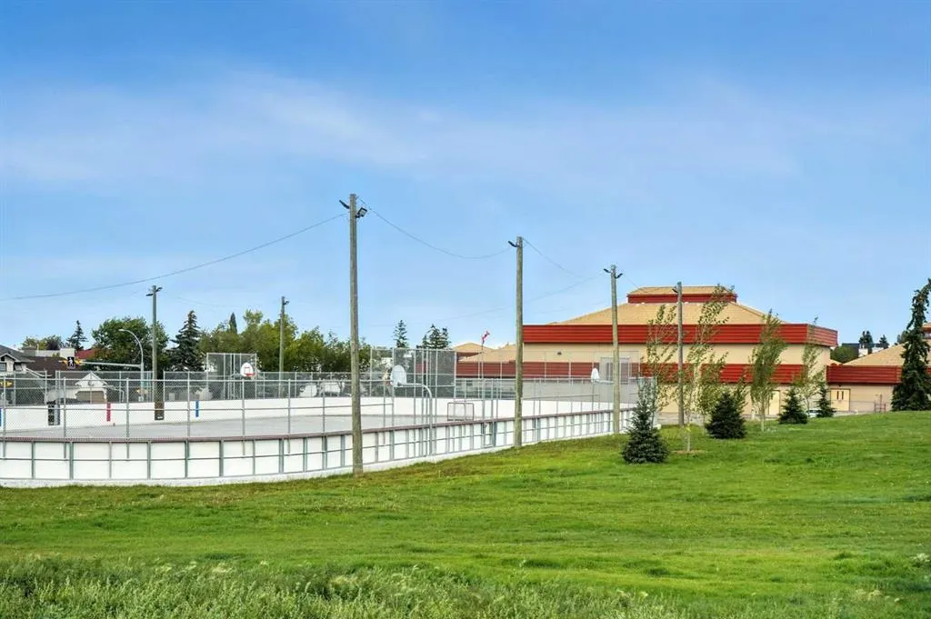 115 Macewan Glen Way NW