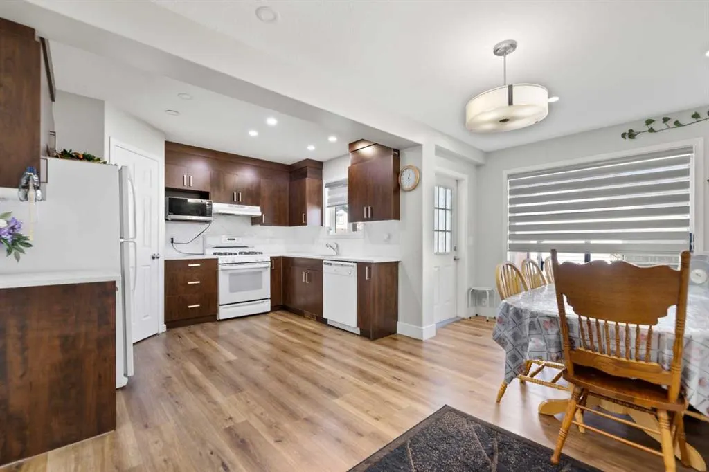 248 Taracove Road NE