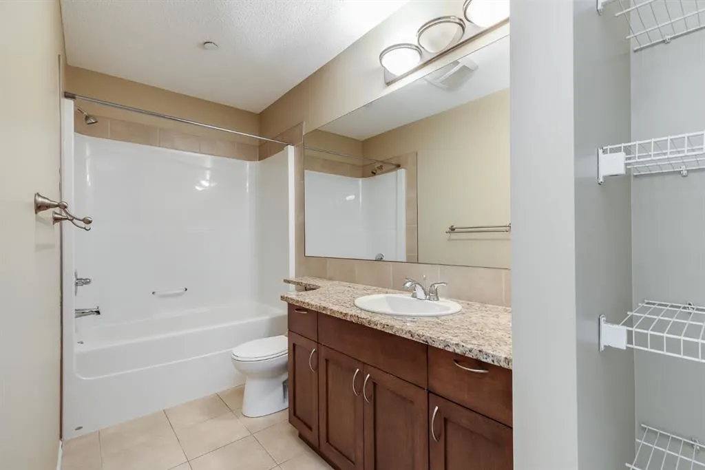 4 Kingsland Close SE, #2102