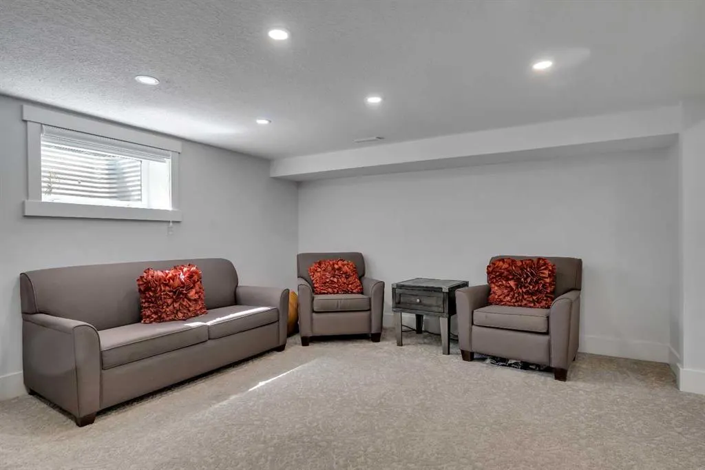 319 Lansdown Estates