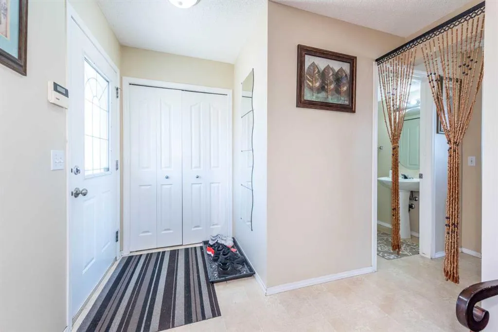 84 Tarington Way NE