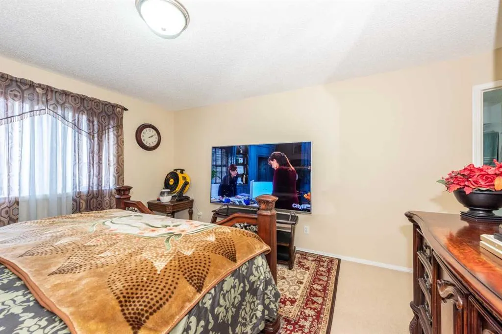 84 Tarington Way NE