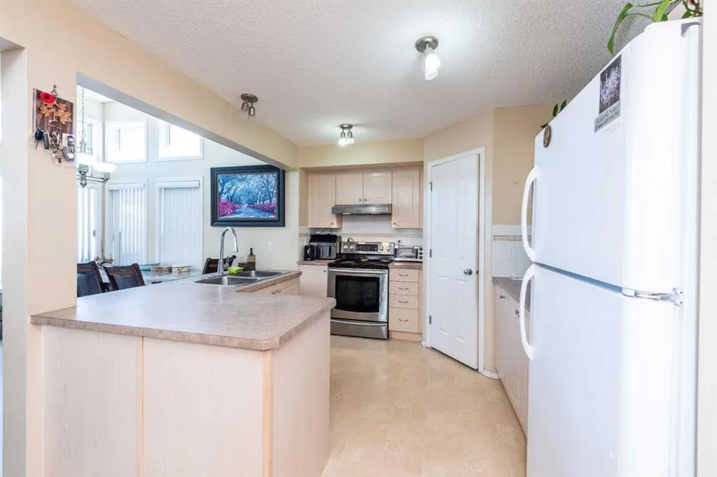 84 Tarington Way NE