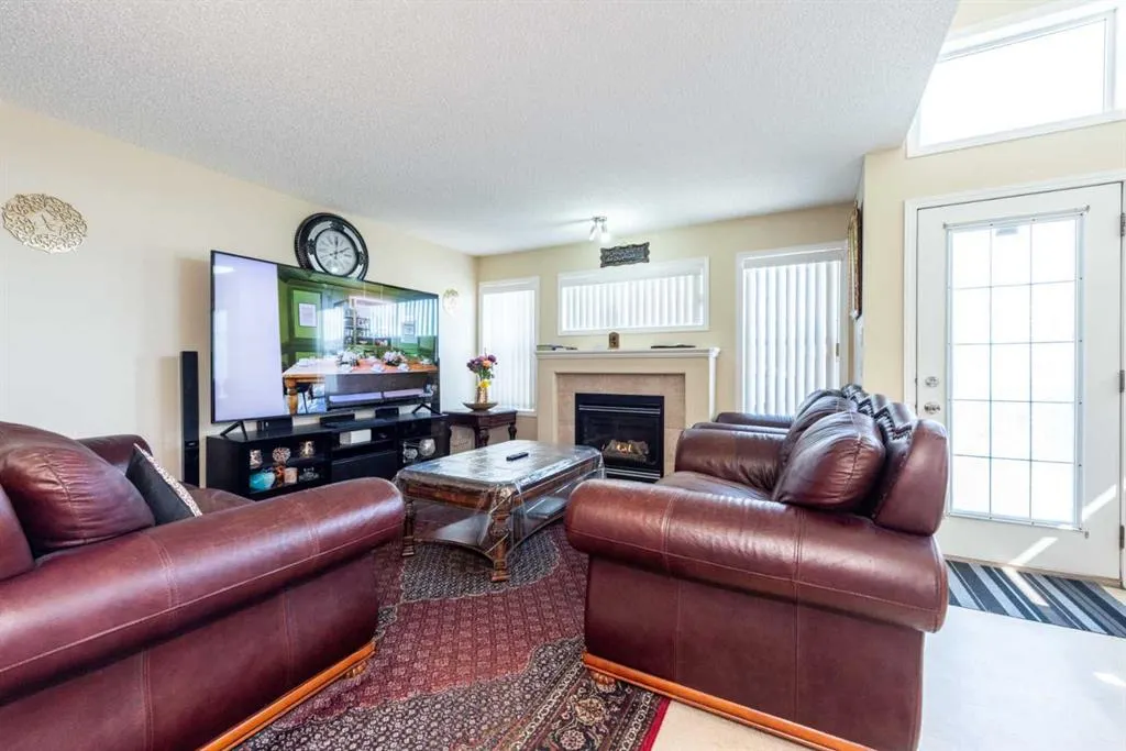 84 Tarington Way NE