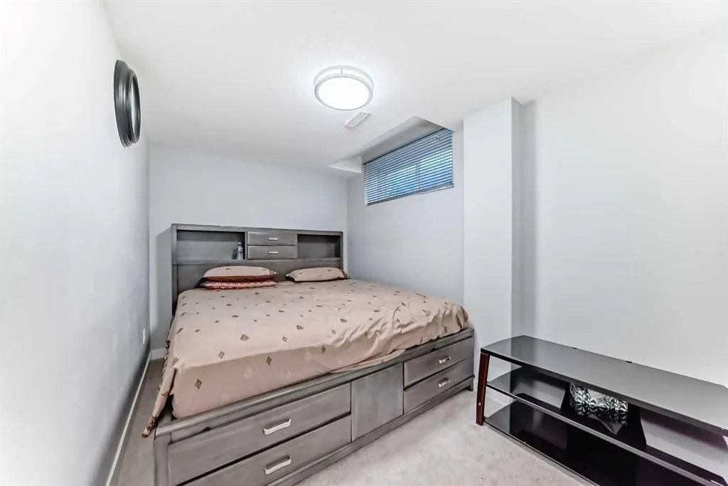8 Red Sky Lane NE