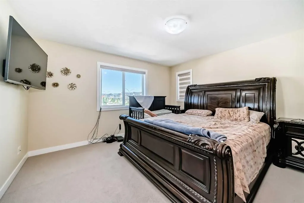 8 Red Sky Lane NE