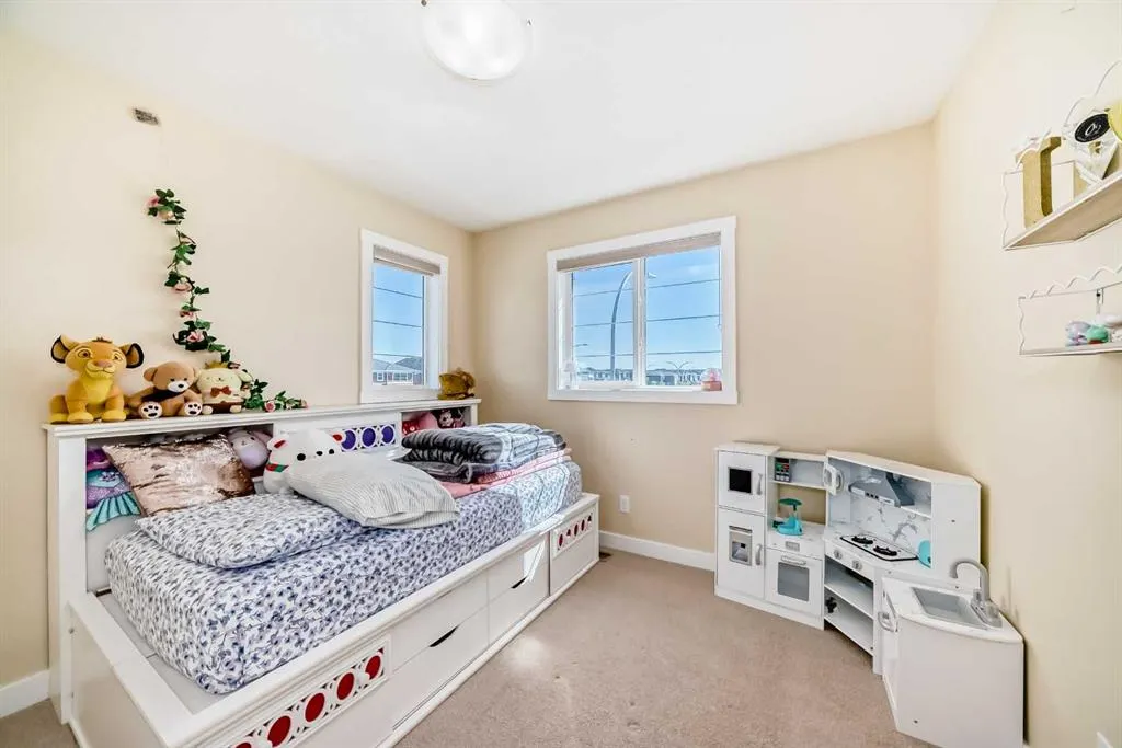 8 Red Sky Lane NE