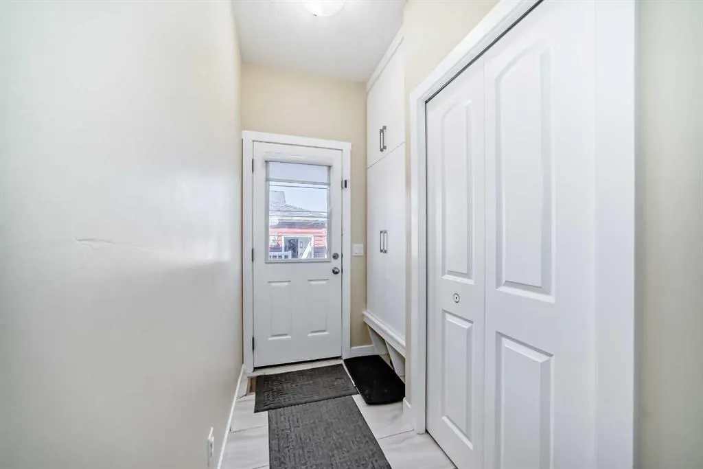 8 Red Sky Lane NE