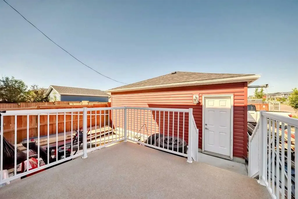 8 Red Sky Lane NE