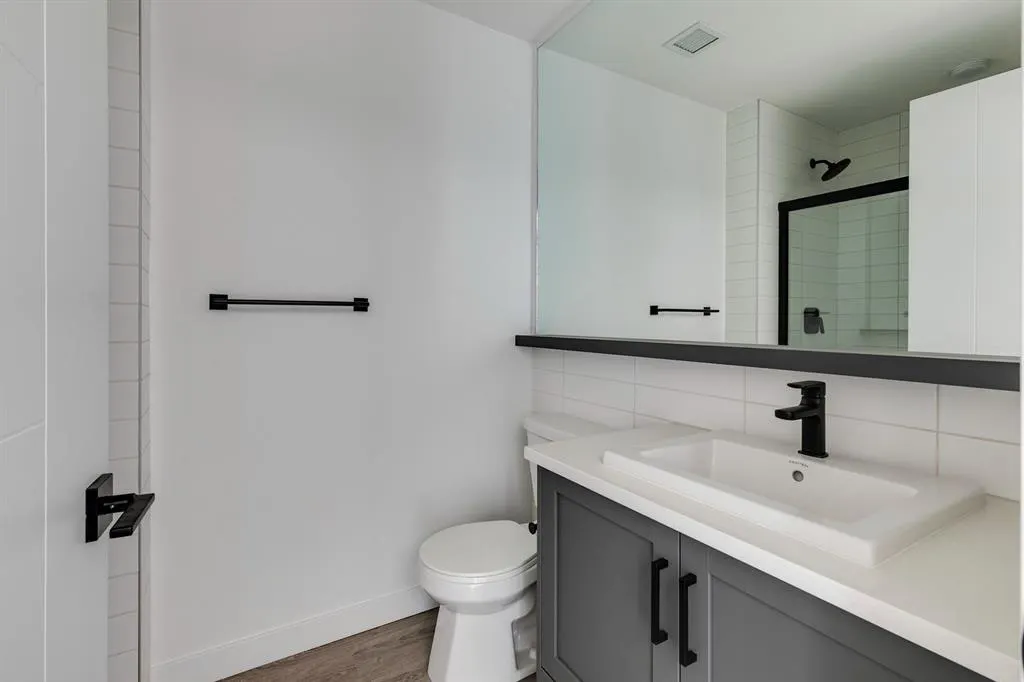 3932 University Avenue NW, #624