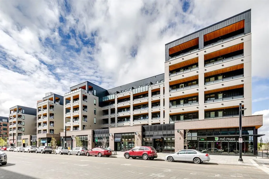3932 University Avenue NW, #624
