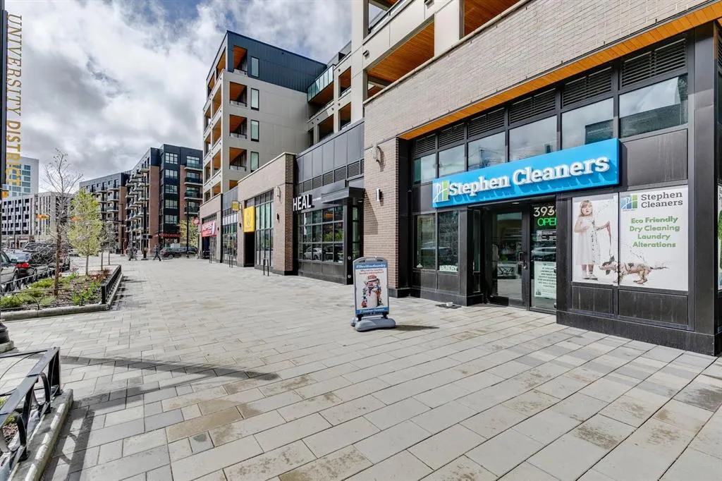 3932 University Avenue NW, #624
