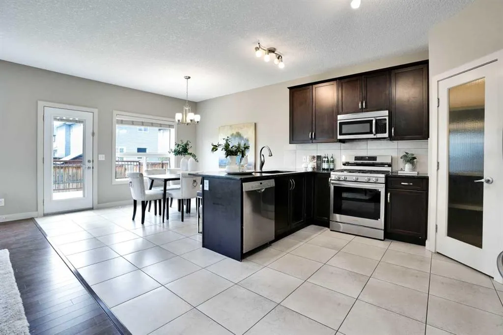 107 Everhollow Street SW