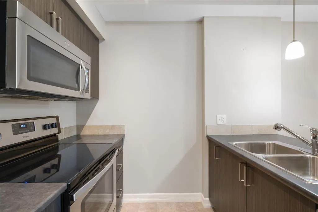 117 Copperpond Common SE, #112