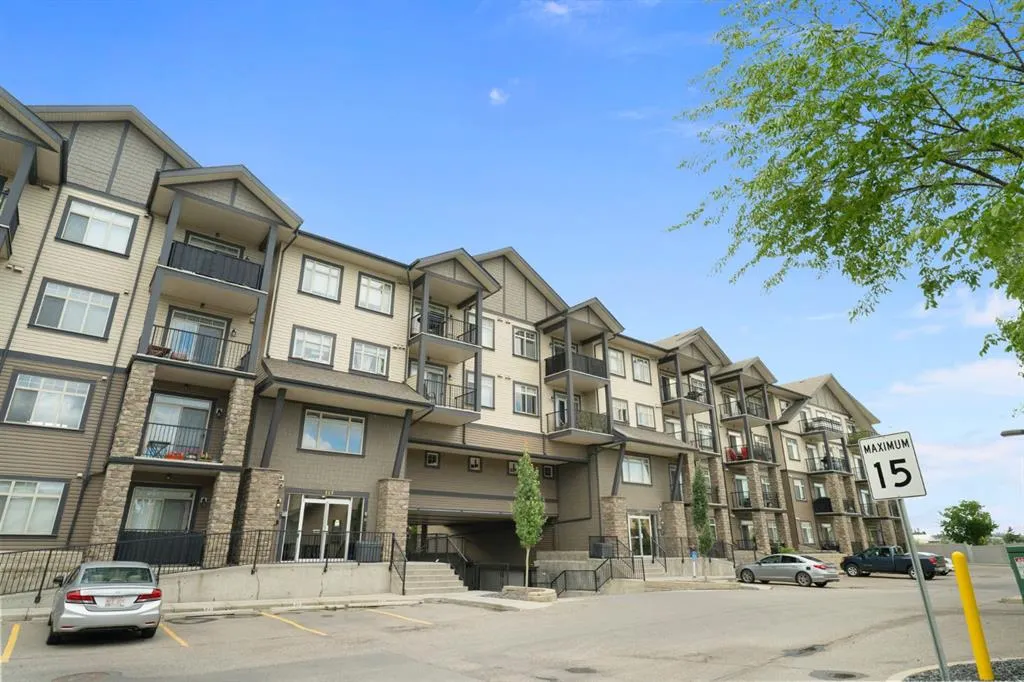 117 Copperpond Common SE, #112