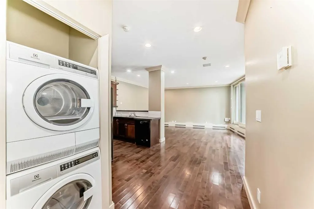 323 13 Avenue SW, #101
