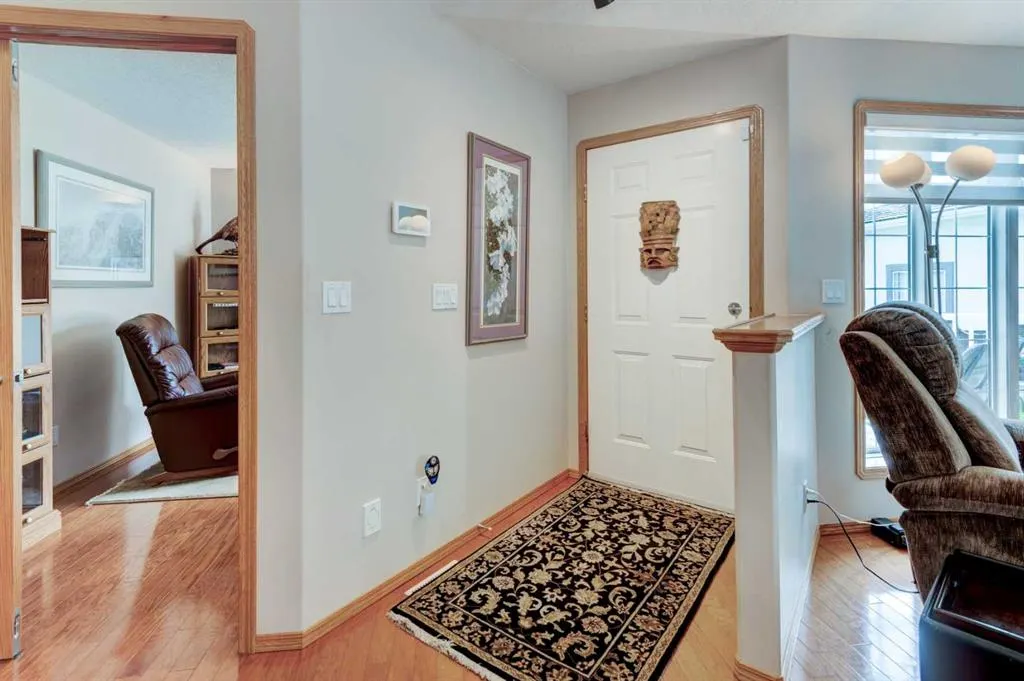 3 Strathmore Lakes Bay