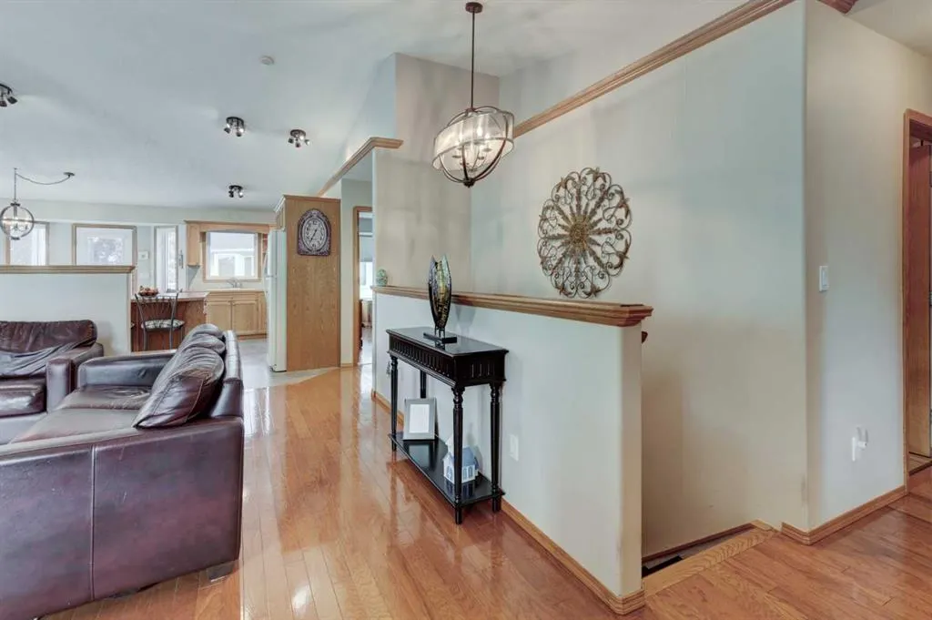 3 Strathmore Lakes Bay