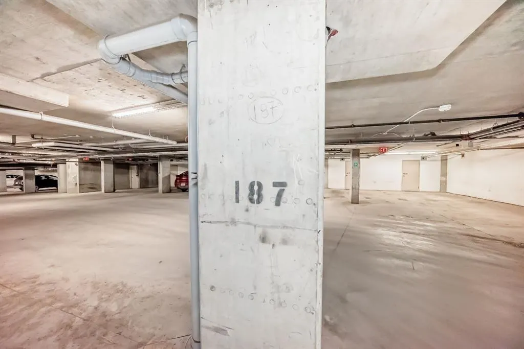 15 Saddlestone Way NE, #302