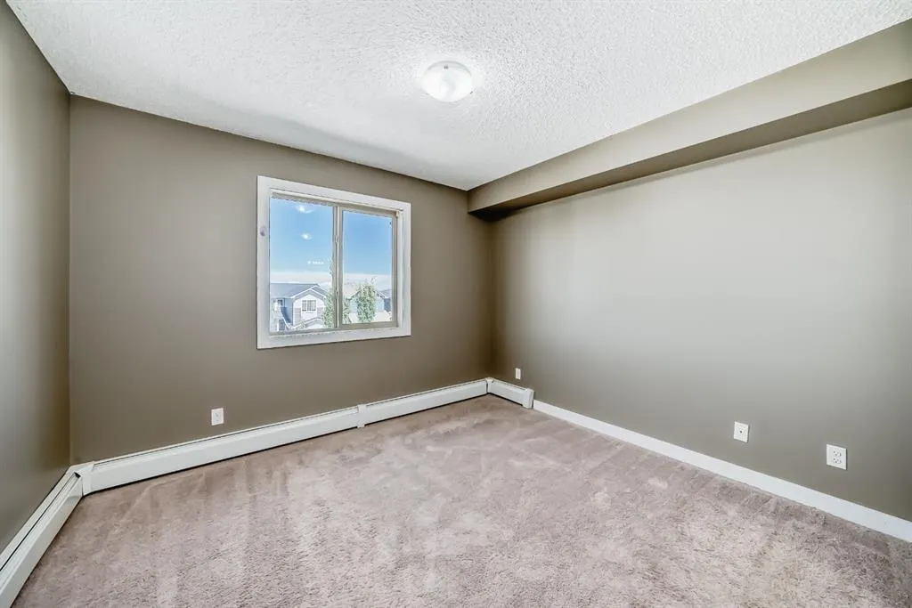 15 Saddlestone Way NE, #302