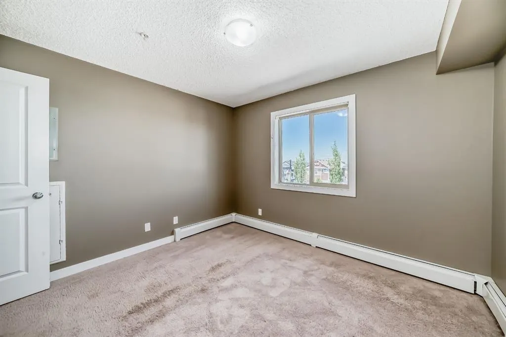 15 Saddlestone Way NE, #302