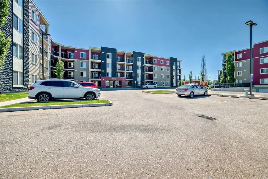 15 Saddlestone Way NE, #302