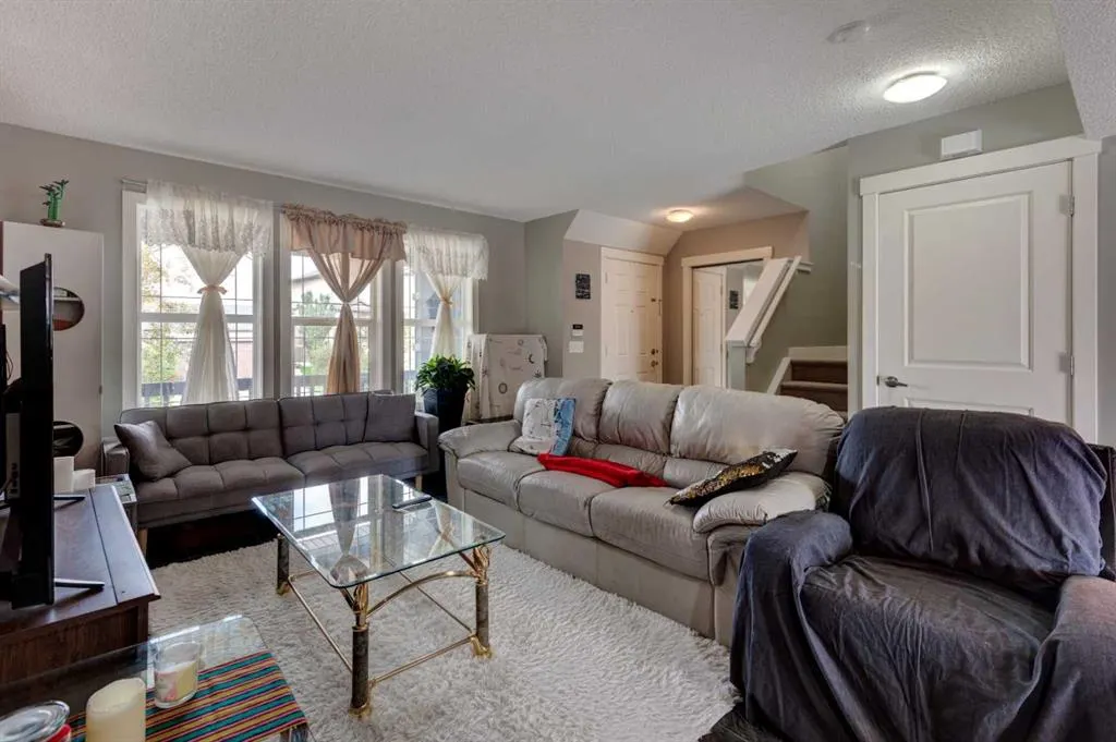 16 Bridlecrest Street SW