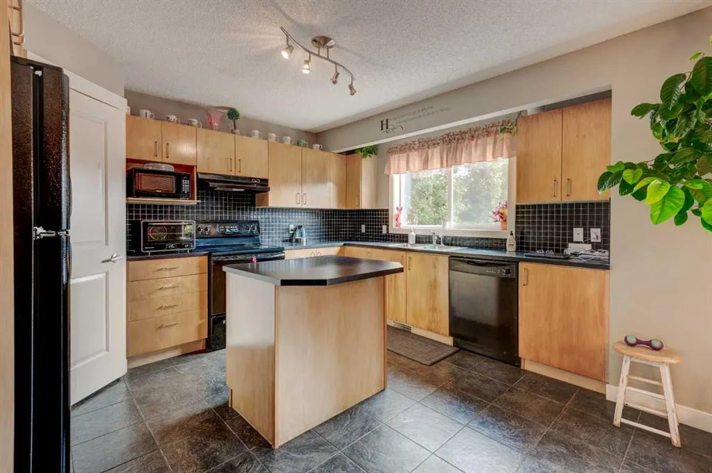 16 Bridlecrest Street SW
