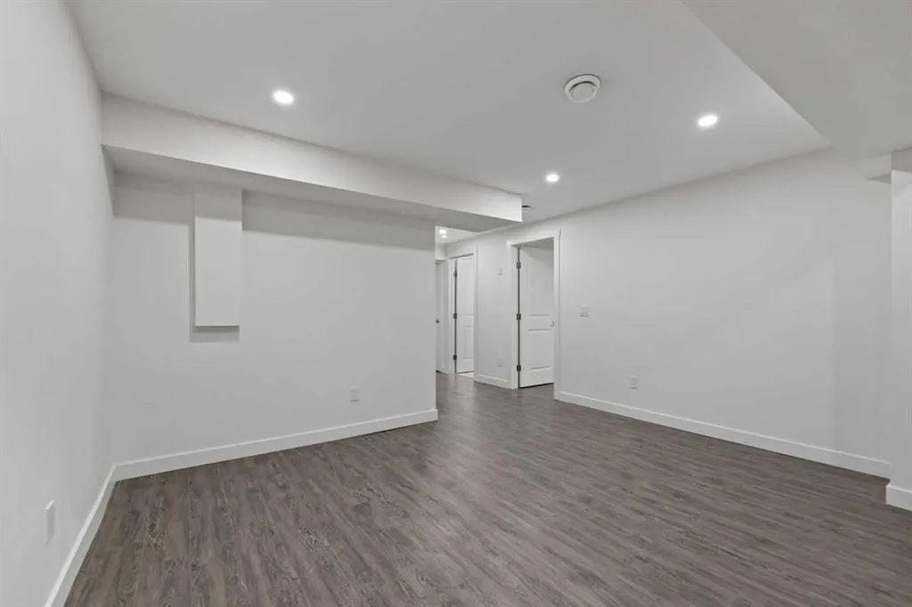 27 Copperstone Crescent SE