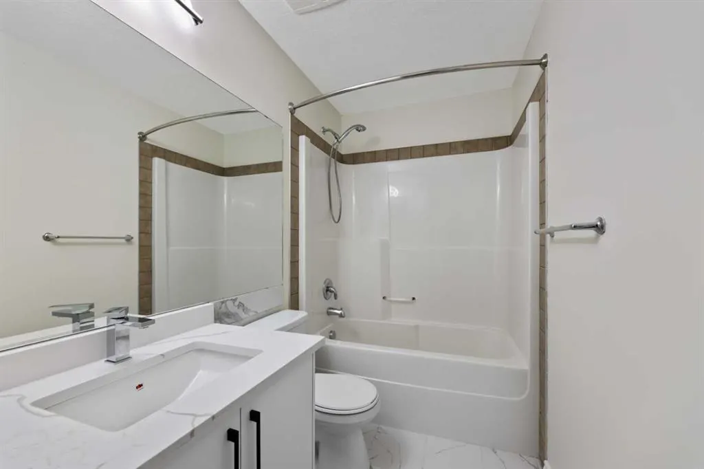 27 Copperstone Crescent SE