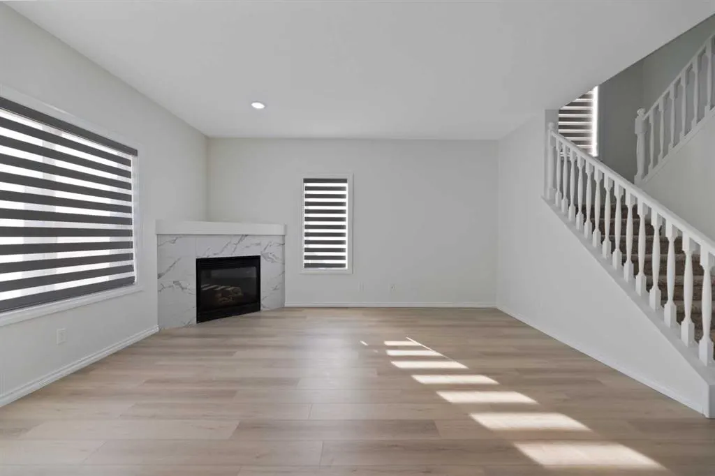 27 Copperstone Crescent SE