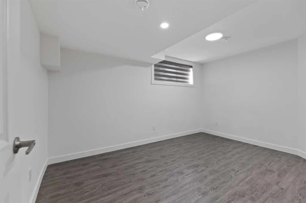 27 Copperstone Crescent SE